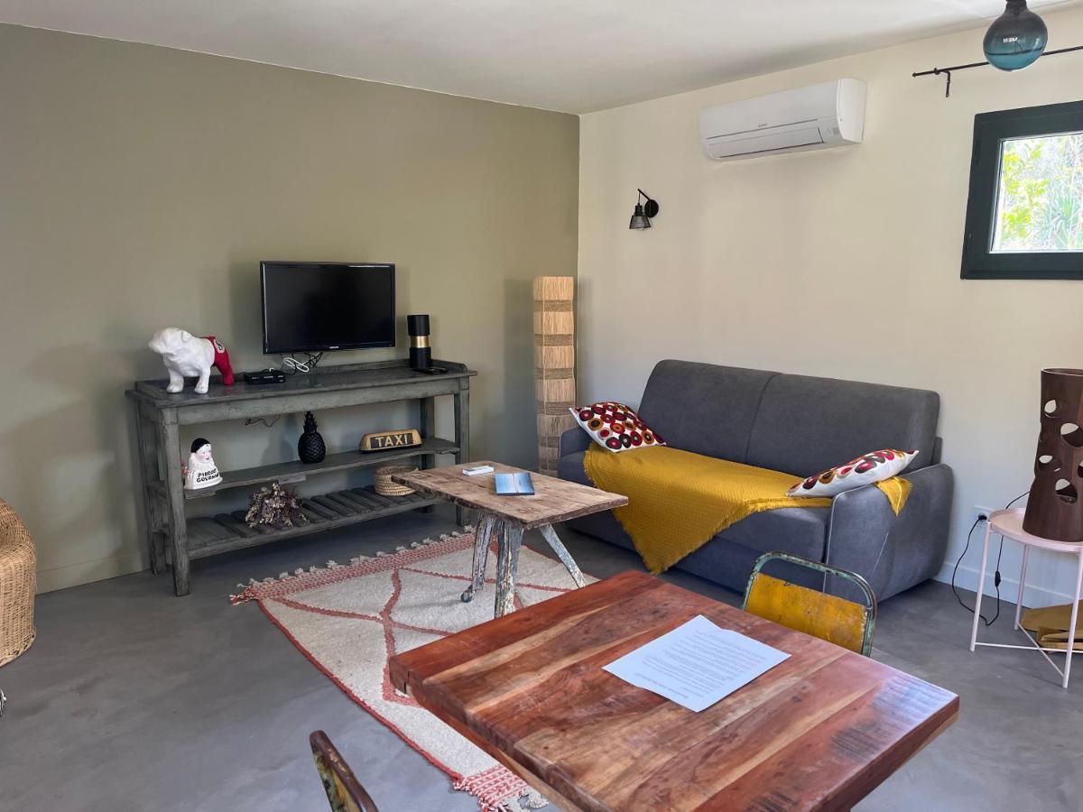 퐁비에이유 Studio Dans Les Alpilles 아파트 외부 사진